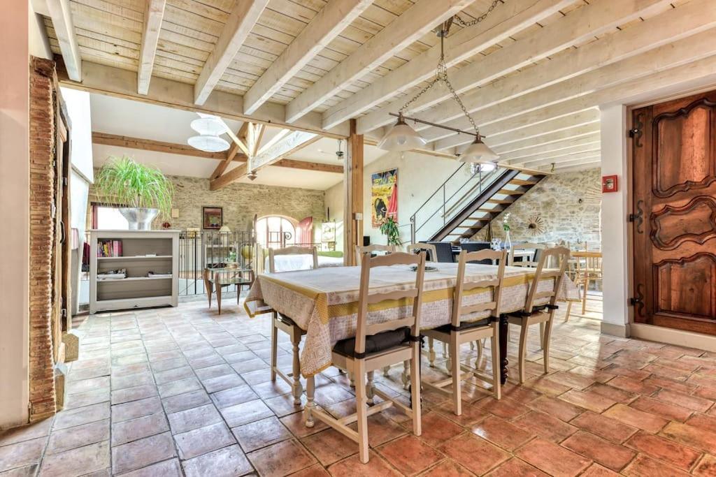 Holiday home Loft Centre-ville Parking, Clim, Wifi *